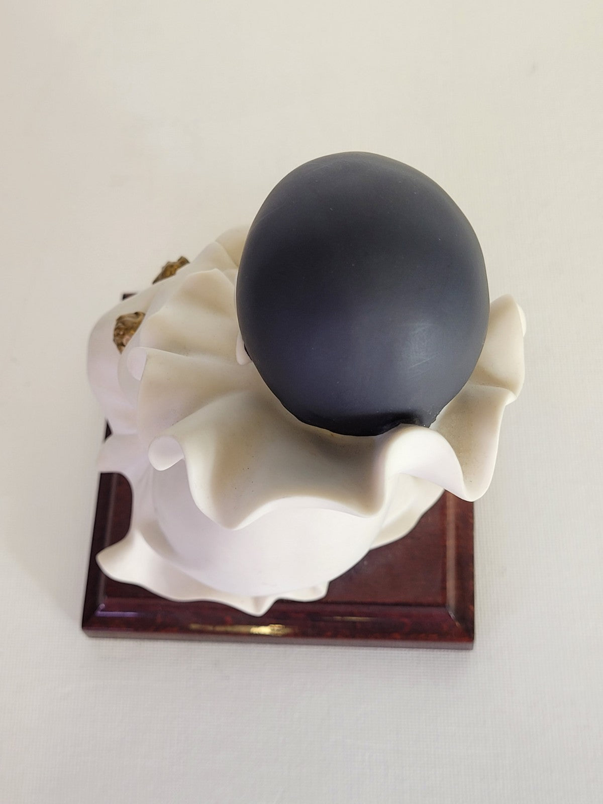 Giuseppe Armani Vintage Porcelain Figurine Small Pierrot Sucking Its Toe- Signed