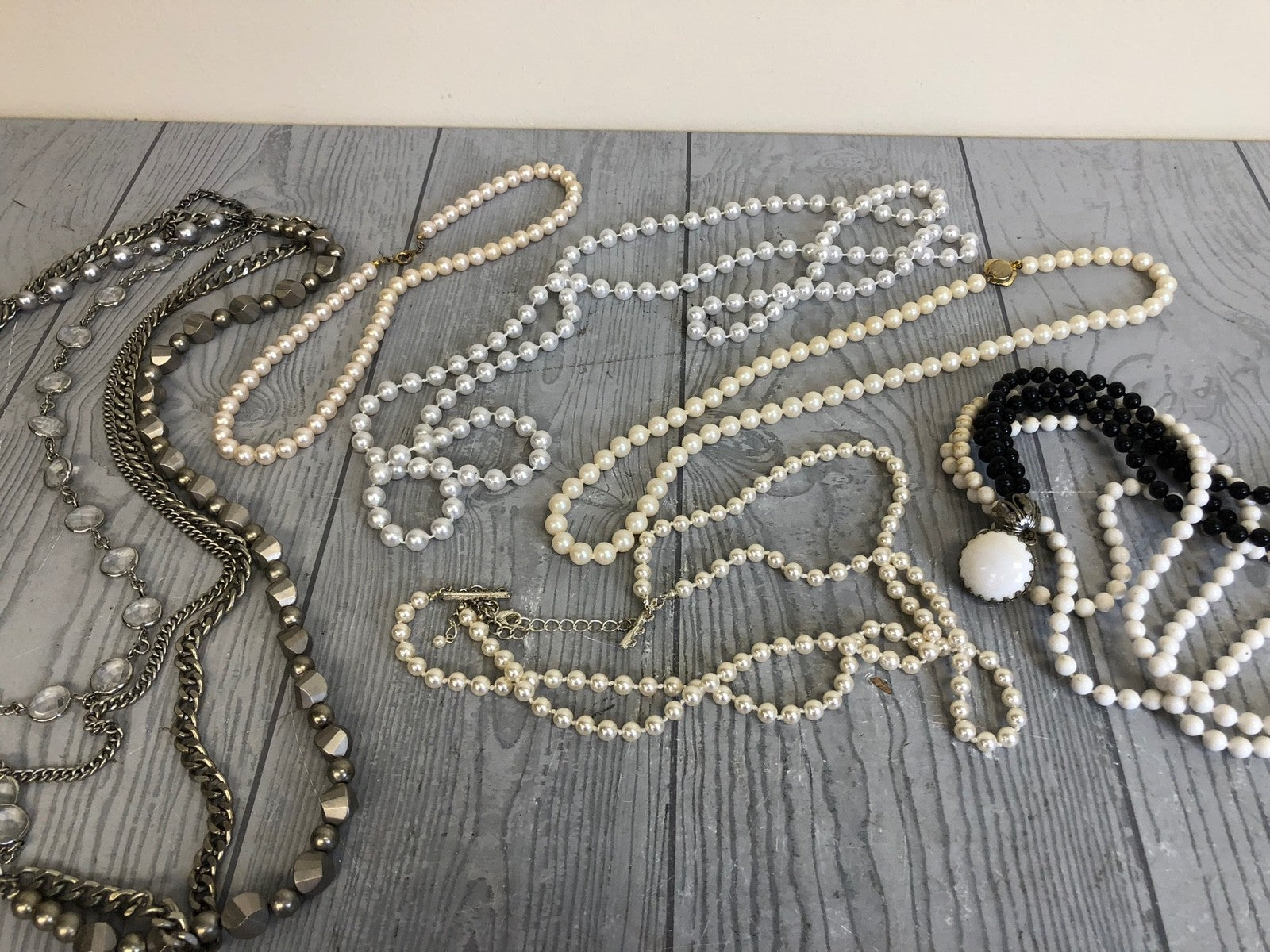 2.8 Pound Mixed Lot of Necklaces- Costume Jewelry with Pearls and Beads