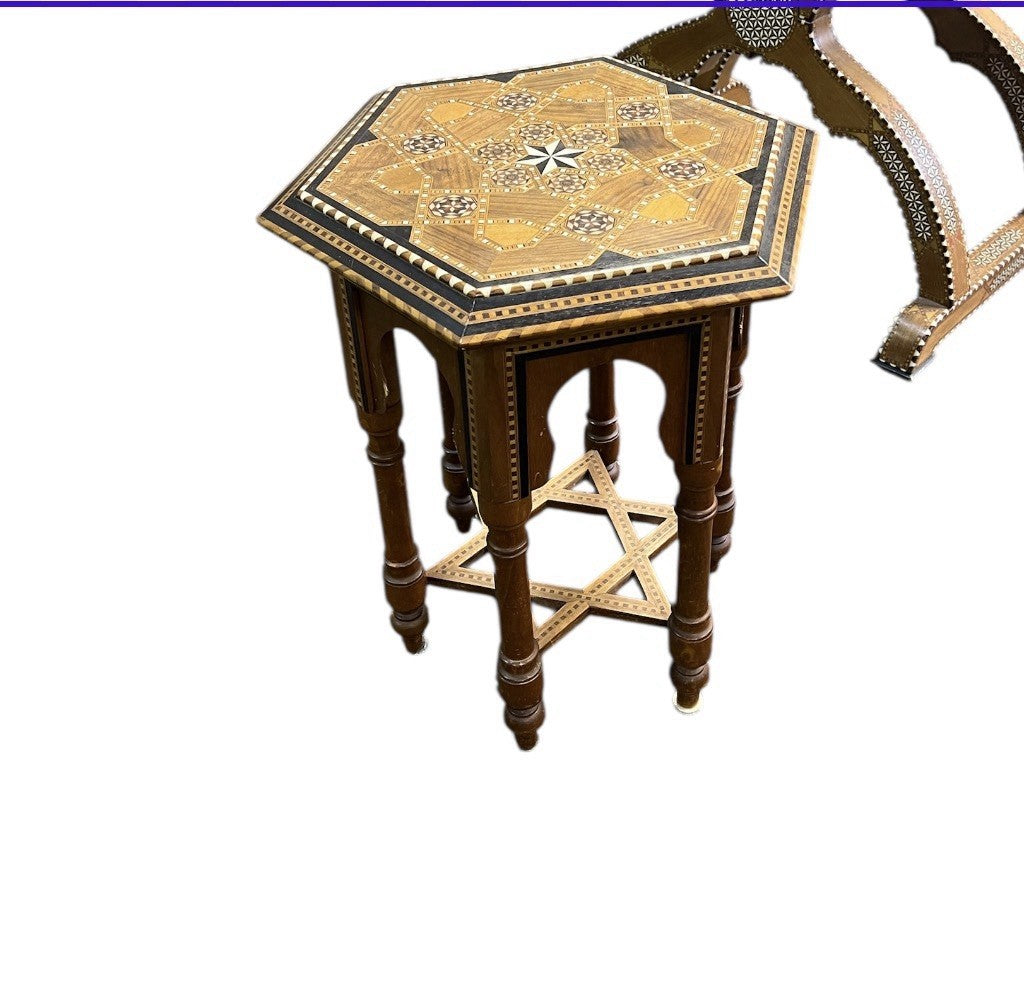 Hispano-Moresque Renaissance Hip joint Armchairs With Side Table