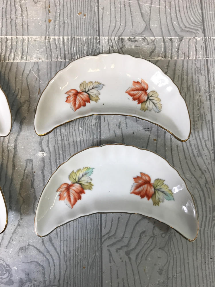 Vintage Half Moon China Set of 4 crescent moon porcelain dishes - Set of 4