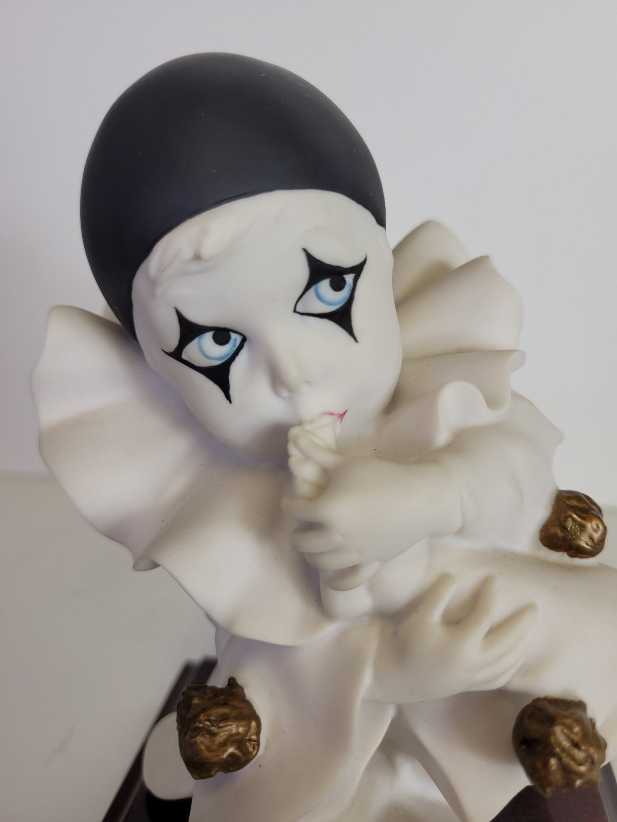 Giuseppe Armani Vintage Porcelain Figurine Small Pierrot Sucking Its Toe- Signed