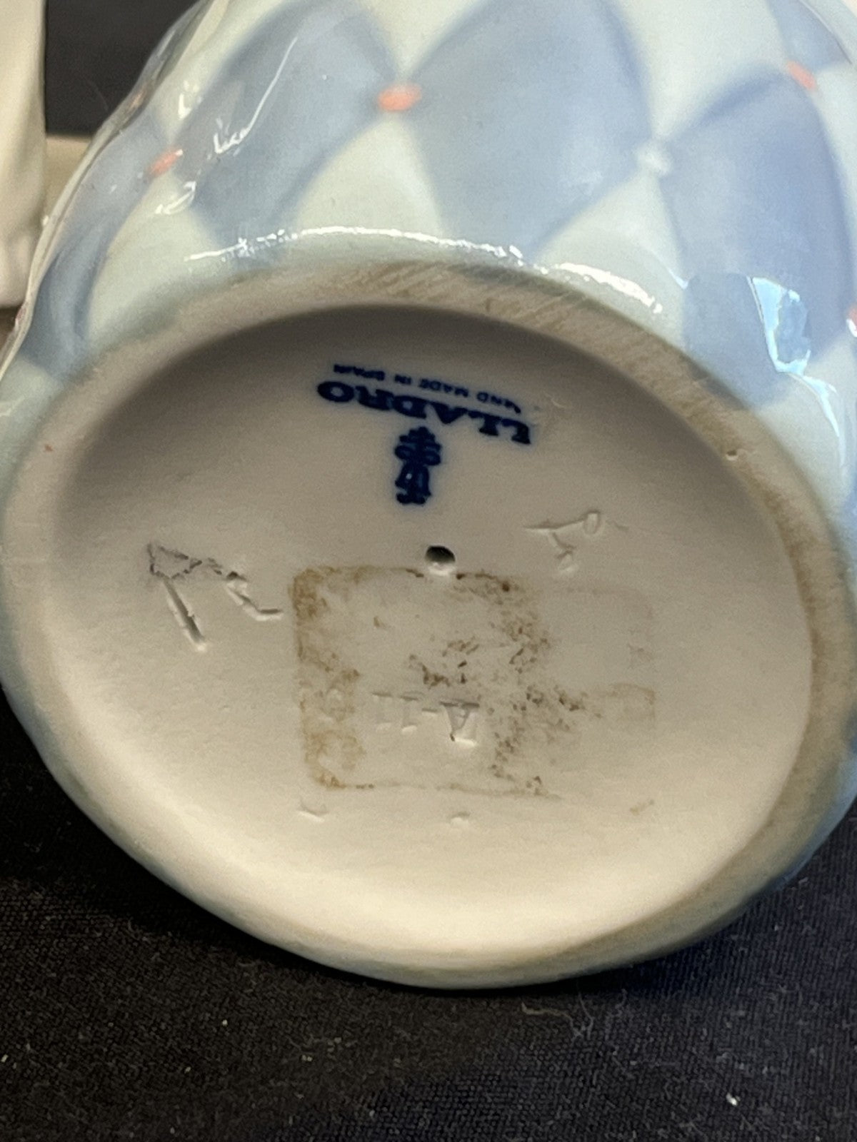 Lladro Figurine Girl with Brush and Mirror No Box Missing Hand Mirror