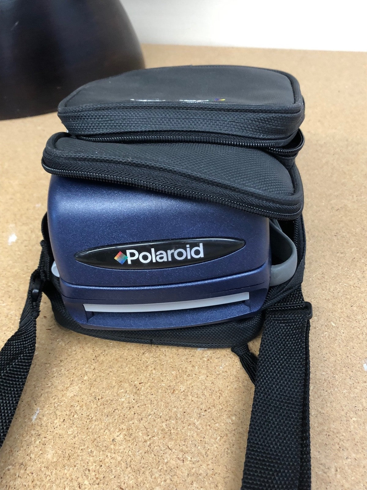 OLAROID 600 EXPRESS AUTOFOCUS BLUE & BLACK INSTANT FILM CAMERA - NOT TESTED
