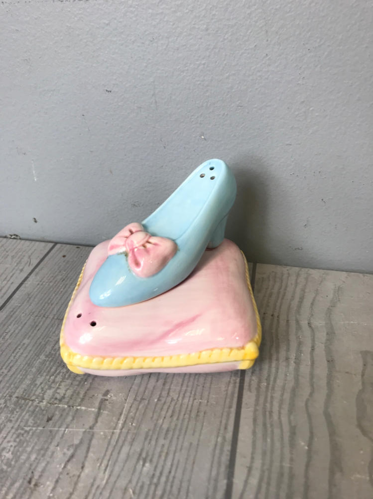 Applause Inc. Porcelain Cinderella Carriage Teapot And Salt & Pepper Shakers