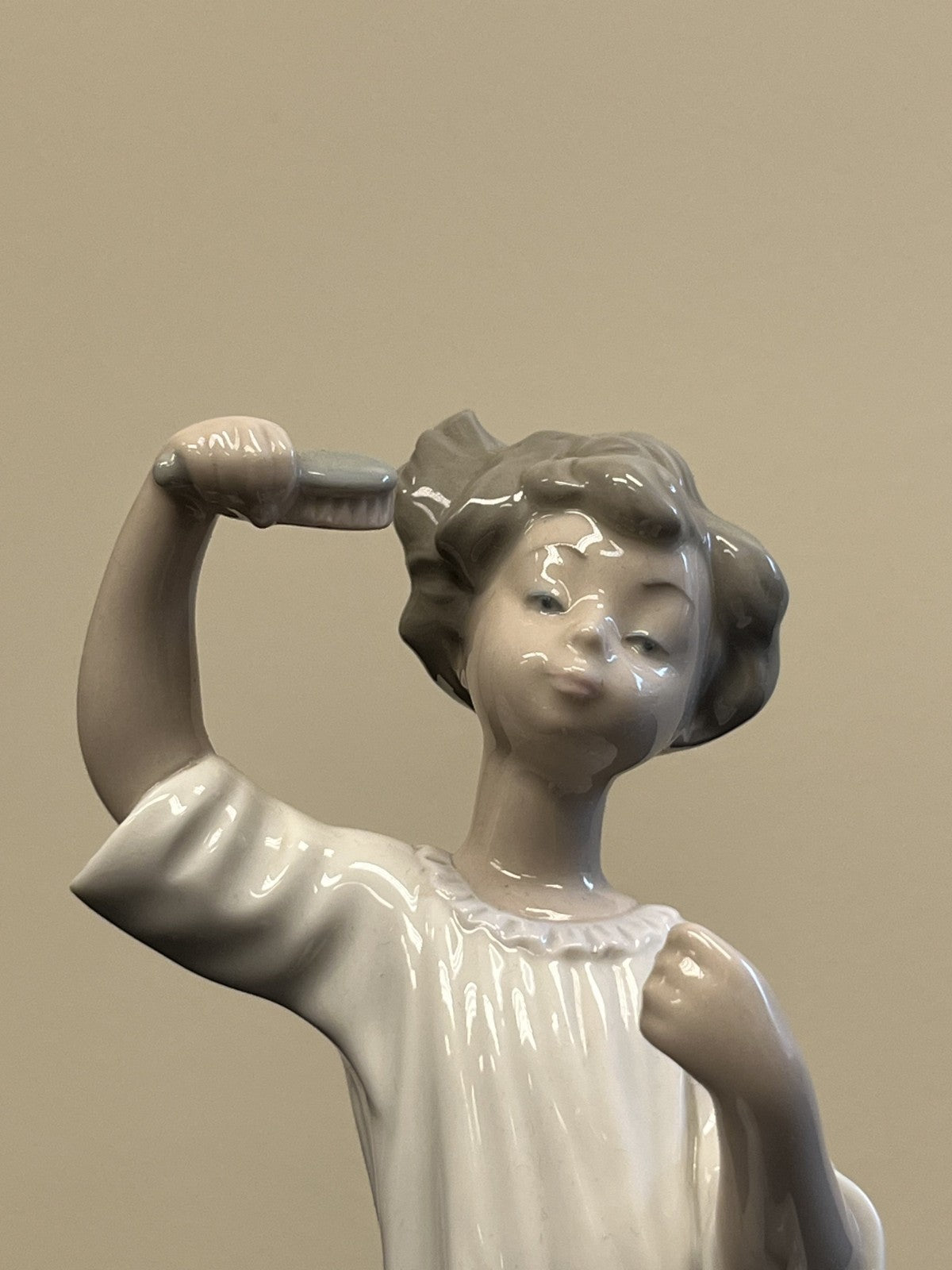 Lladro Figurine Girl with Brush and Mirror No Box Missing Hand Mirror