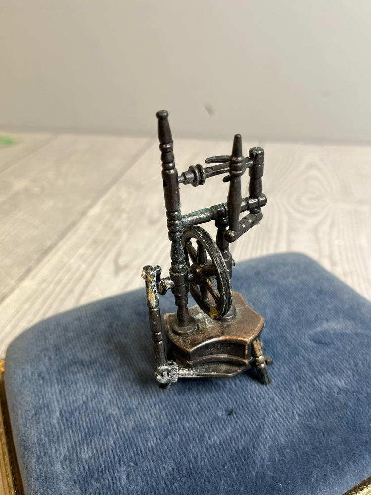 Vintage Miniature Wool Flax Spinning Wheel Mechanical Pencil Sharpener