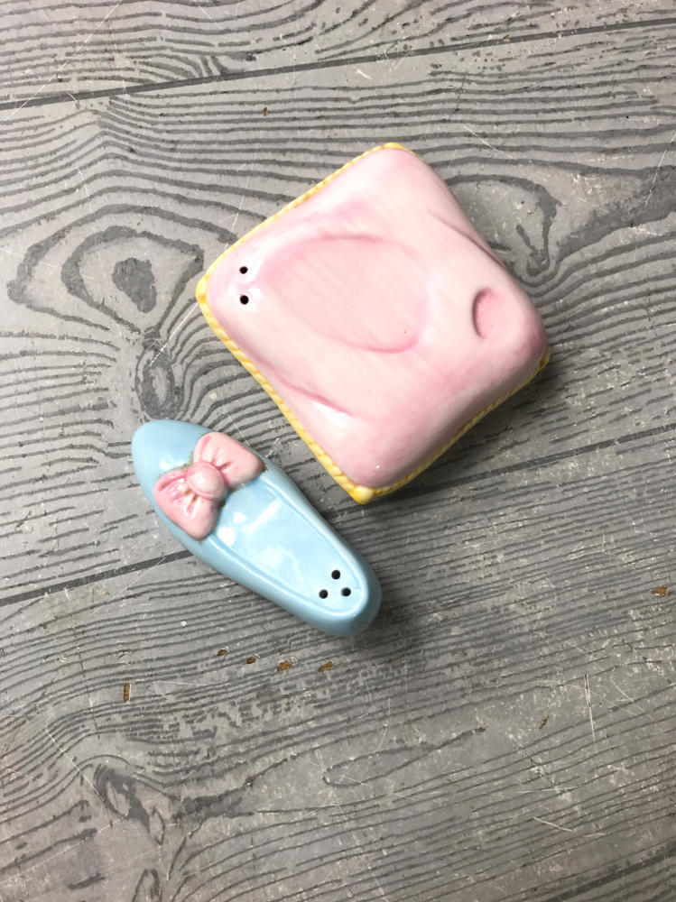 Applause Inc. Porcelain Cinderella Carriage Teapot And Salt & Pepper Shakers