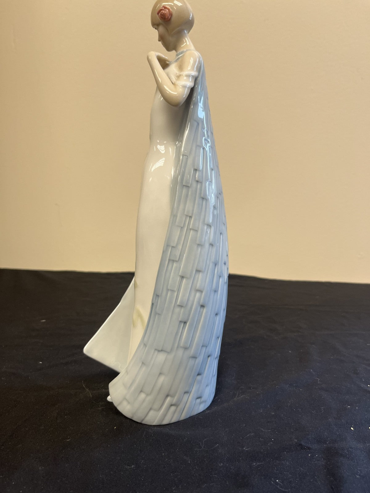 Royal Doulton Porcelain Figurine Reflections Debut Woman in Cape