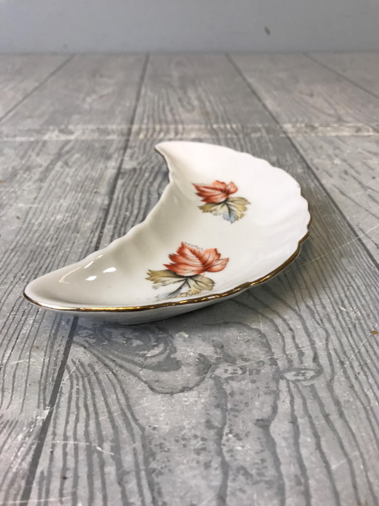Vintage Half Moon China Set of 4 crescent moon porcelain dishes - Set of 4