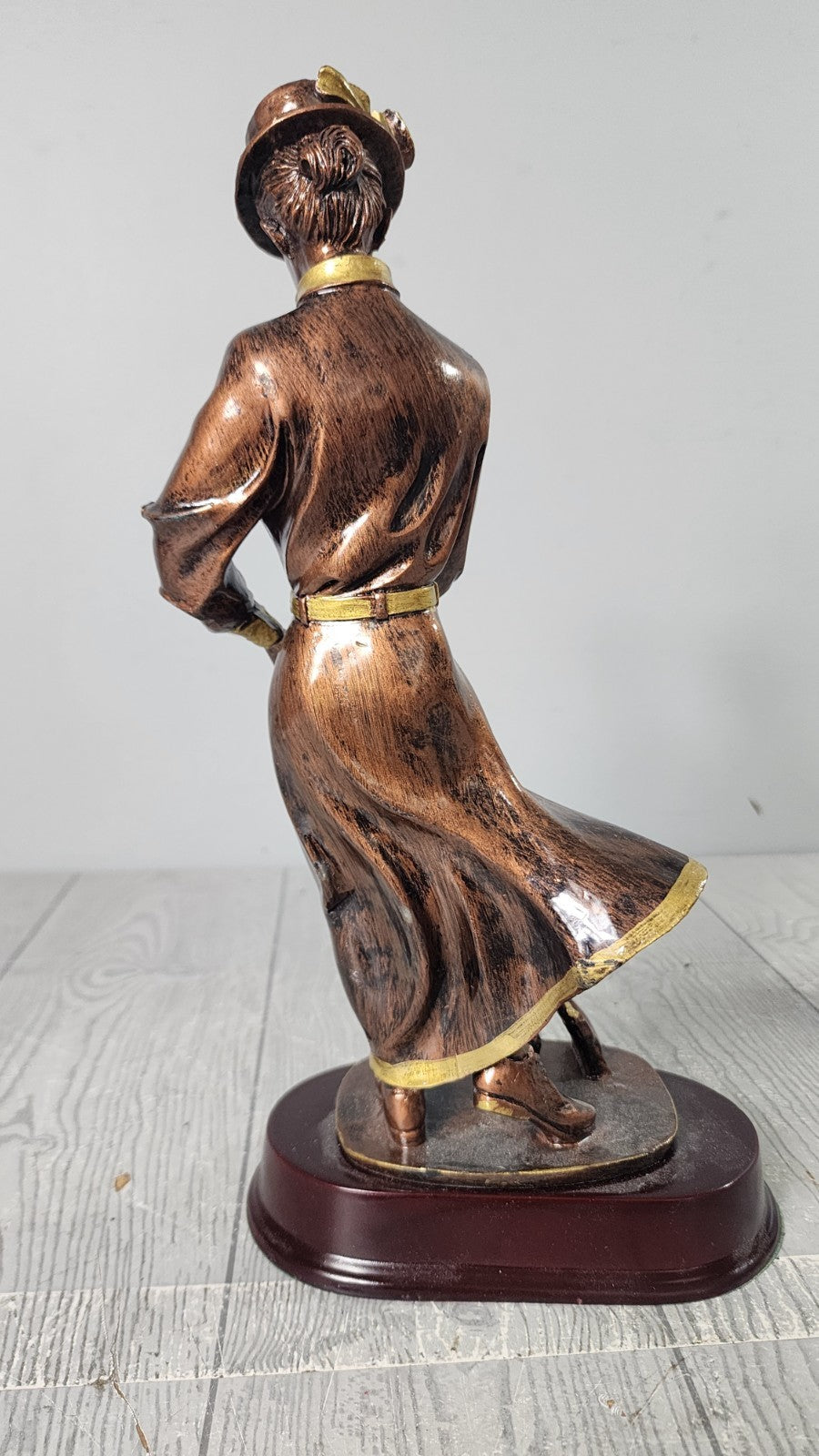 Vintage Bronze Series Female Golfer on Rosewood Finish Base RLGA - Challenge Geo
