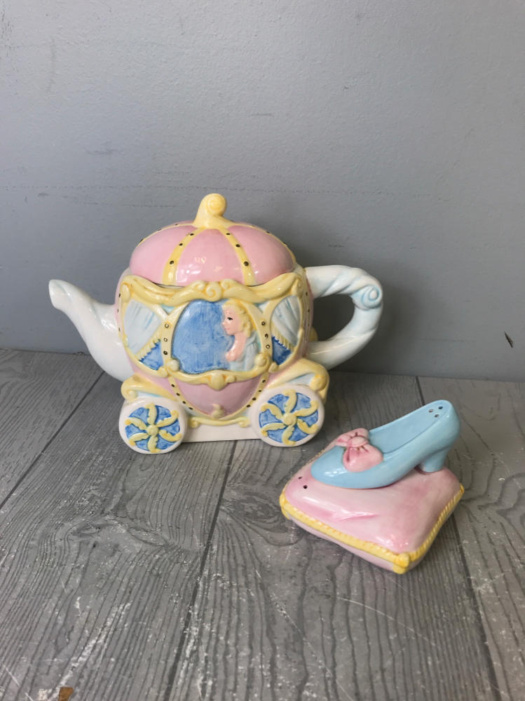 Applause Inc. Porcelain Cinderella Carriage Teapot And Salt & Pepper Shakers