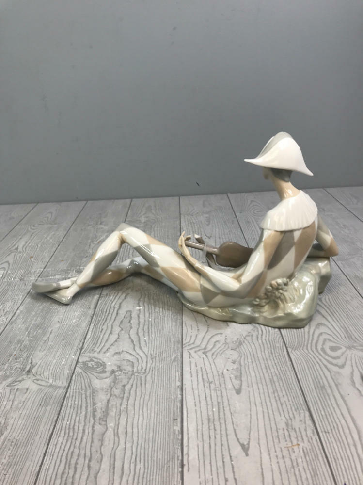 Lladros Clown statue