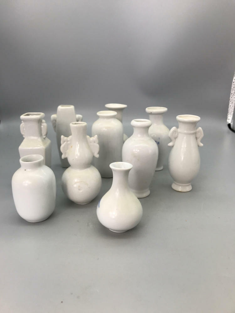 lot of 10 mini chinese vases