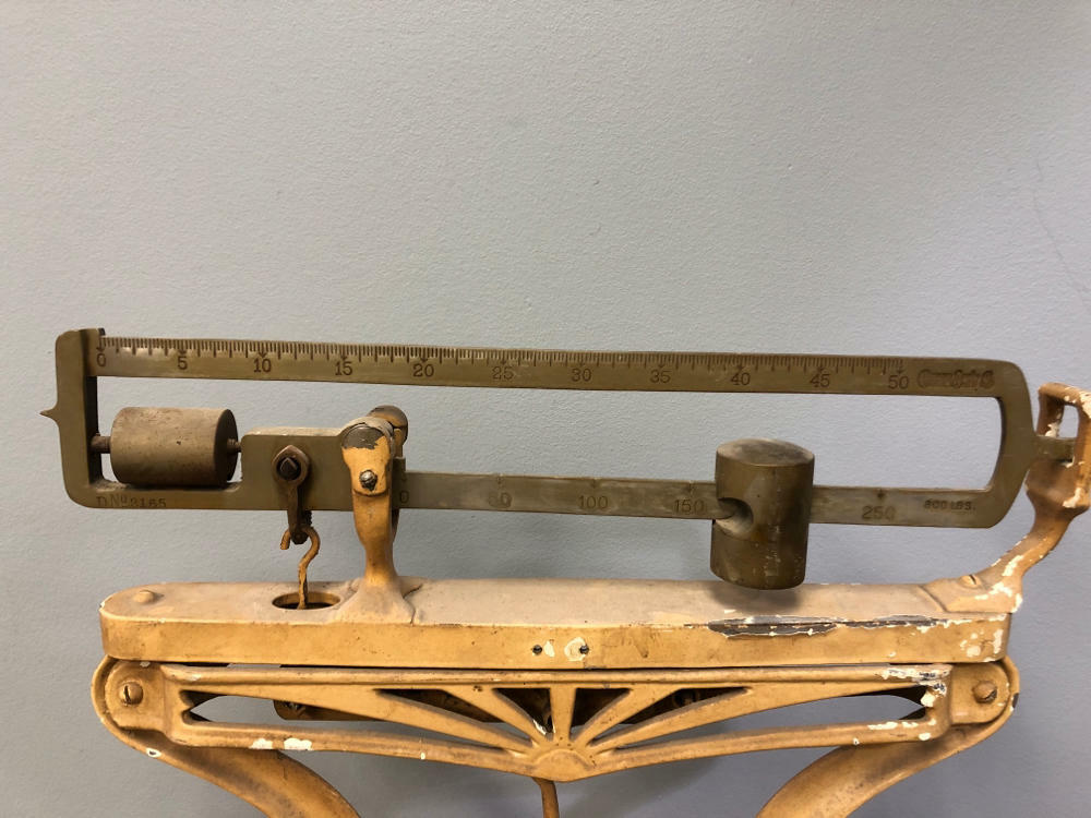 physician's scale - metal