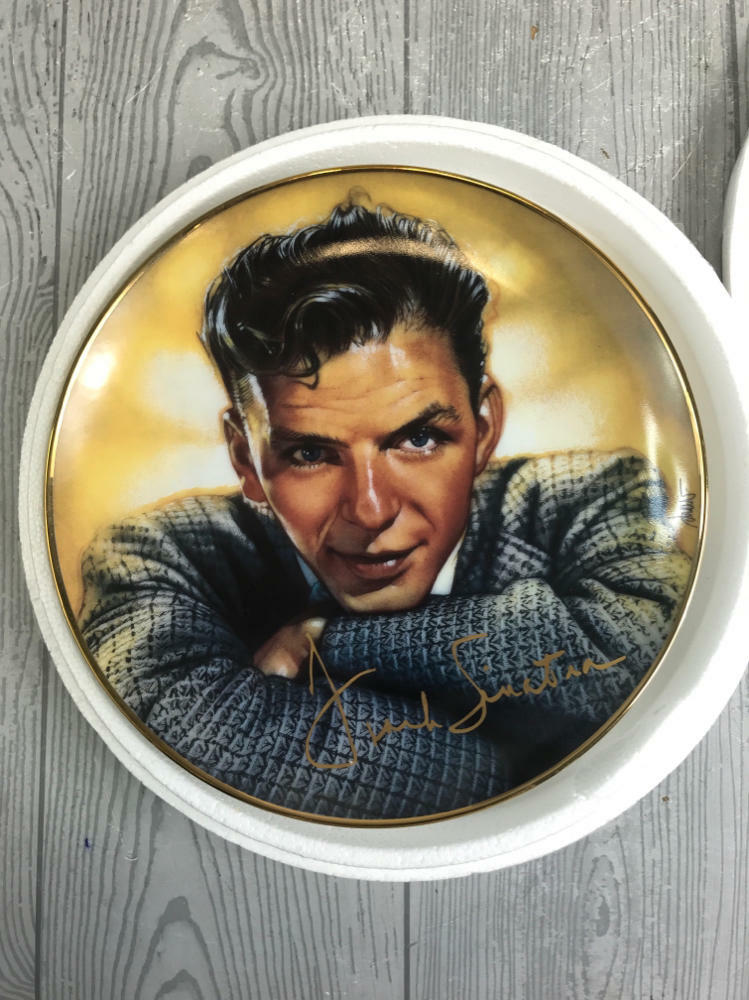 frank sinatra collectible plates (NEEDS MORE PHOTOS)