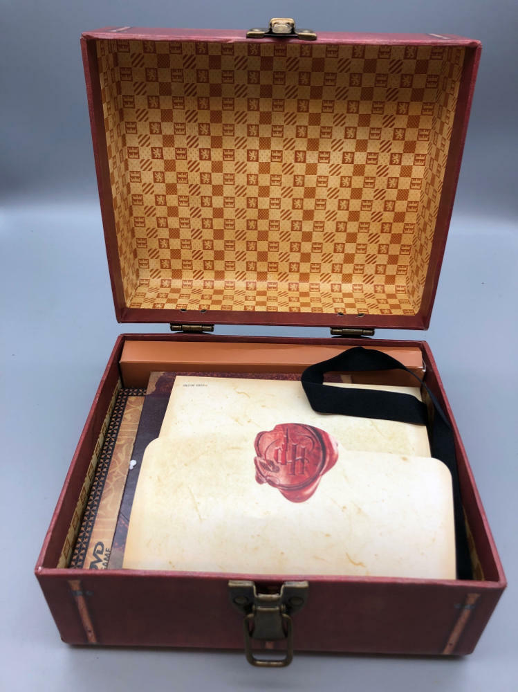 Harry Potter Box and Wands (NEEDS MORE PICTURES)