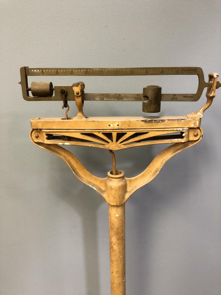 physician's scale - metal