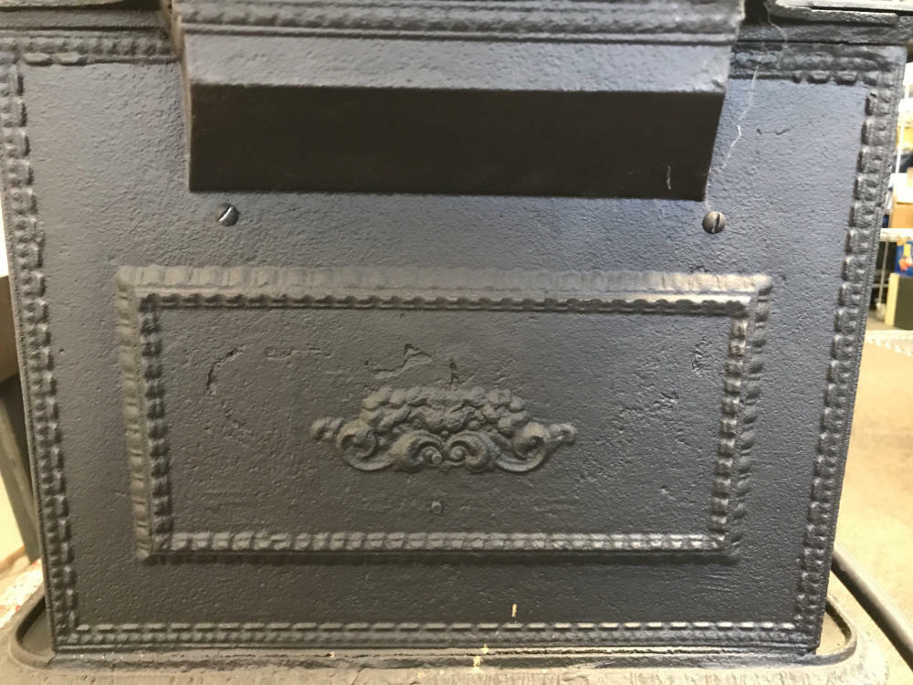 antique cast iron stove - Good