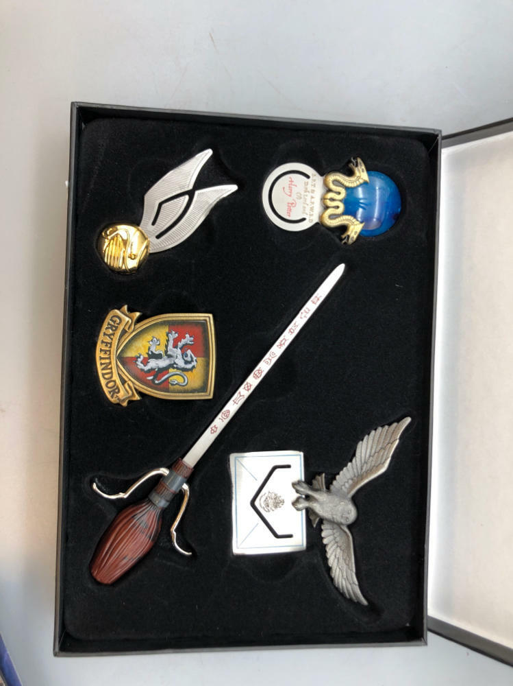 Harry Potter Box and Wands (NEEDS MORE PICTURES)