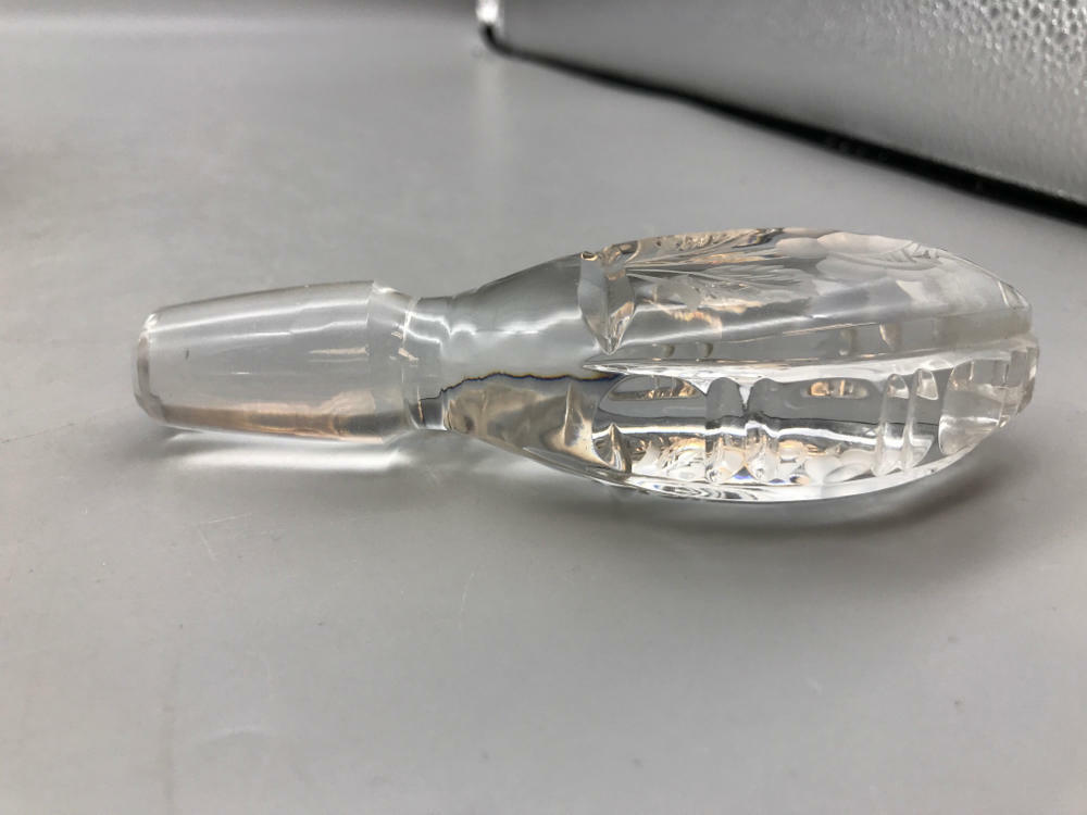 Glass  Decanter (partial inputs) - Very Good - Very Good