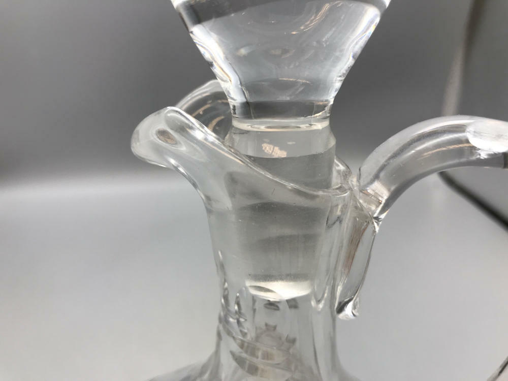 Glass  Decanter (partial inputs) - Very Good - Very Good