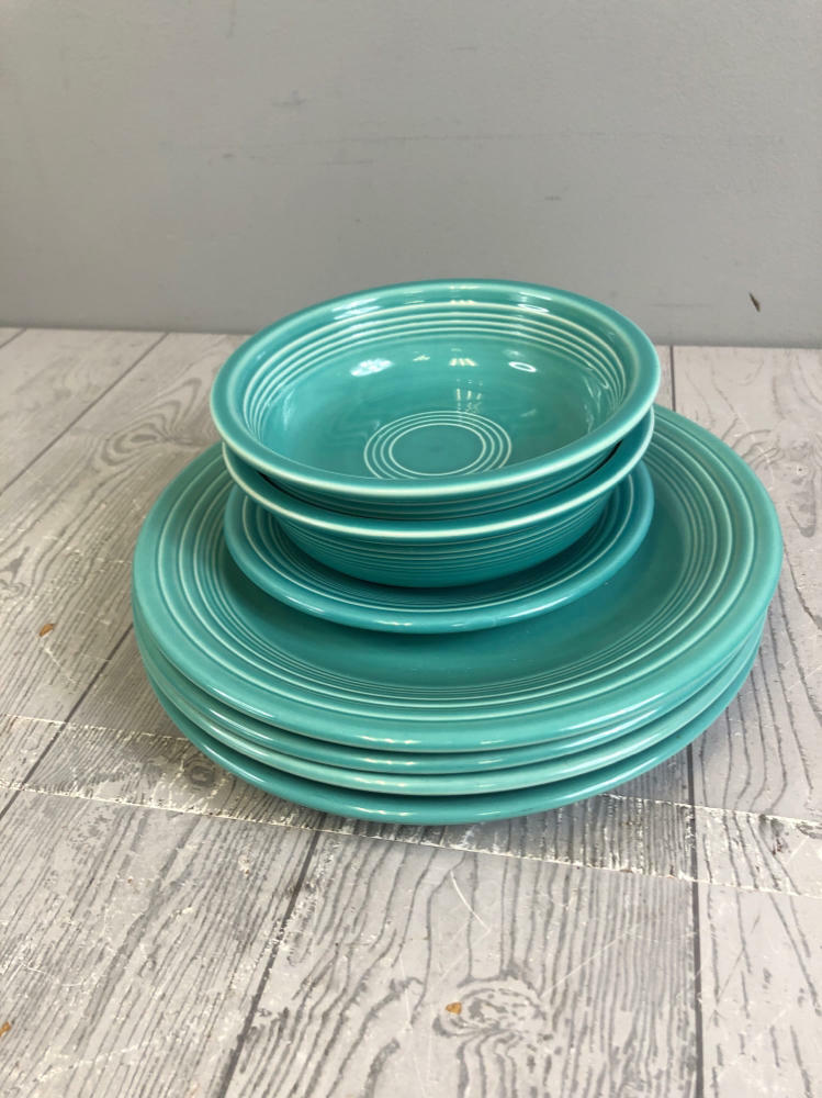 FIESTA Turquoise Blue Dining Set - 2 Bowls, 4 Lrg Plates, 1 Sm Plate - Good
