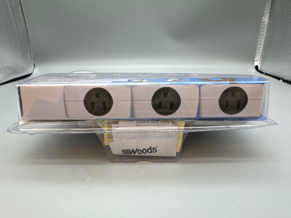 NEW in Box Woods Indoor Wireless Remote Control with 3 Outlets, White - 3-Pack - Good