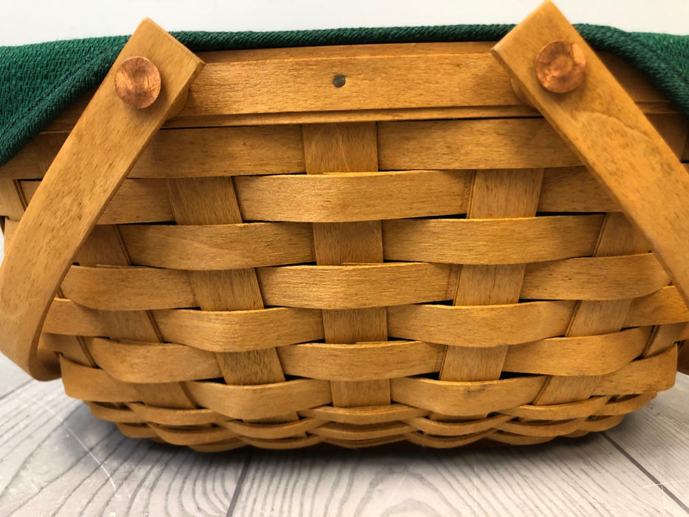 Longaberger XL 2004 Get-Together Basket With Plastic Lining Protector. - Good