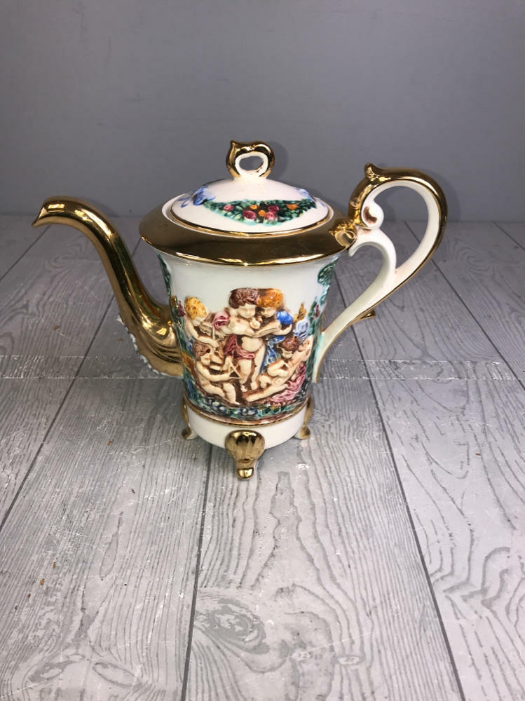 GV R. Capodimonte Coffee Set, Hand Painted Espresso Coffee Set - Gold Plated - Very Good