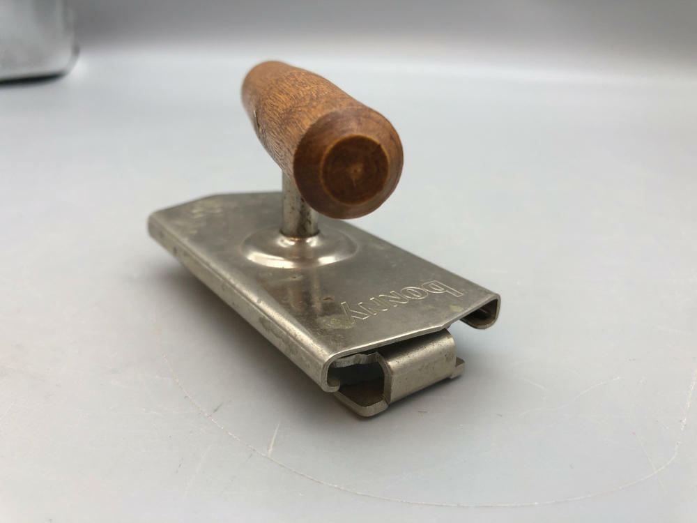 Vintage Edlund BONNY Top Off Jar & Bottle Screw Top Opener w/ Wood Handle - Very Good