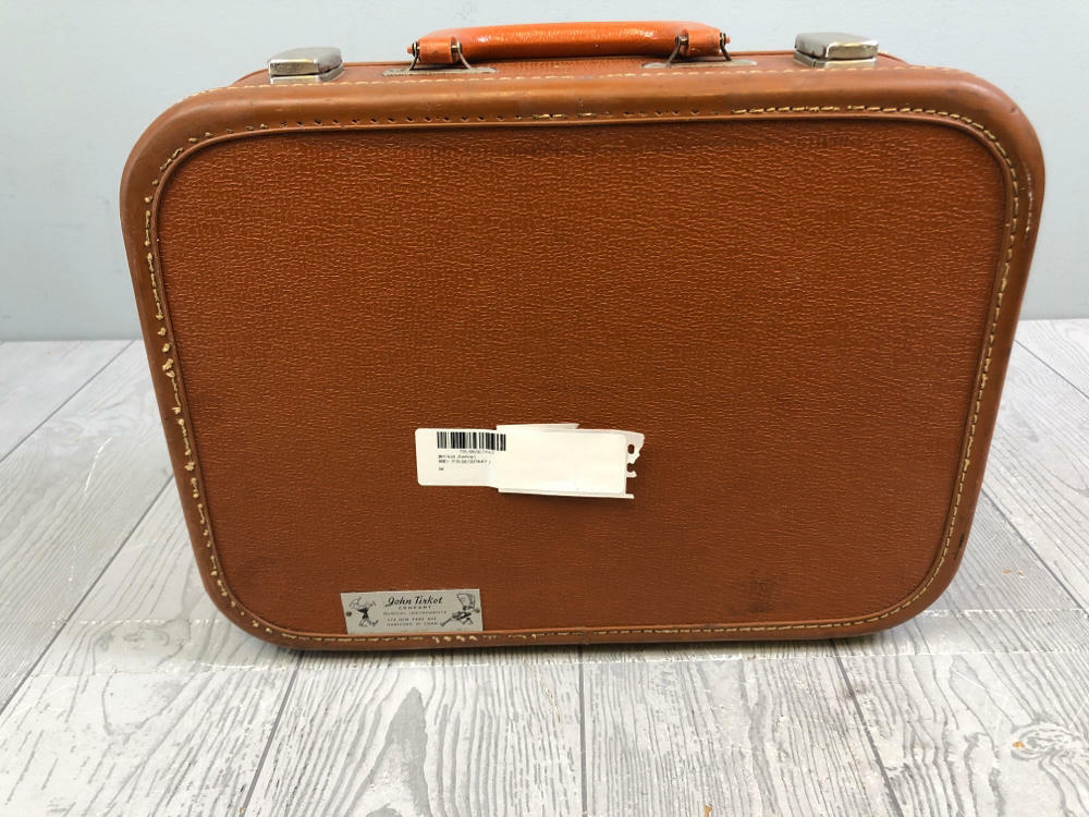 Leblanc Normandy Clarinet Made in France with Travel Carrying Case - 5 Pieces - Good