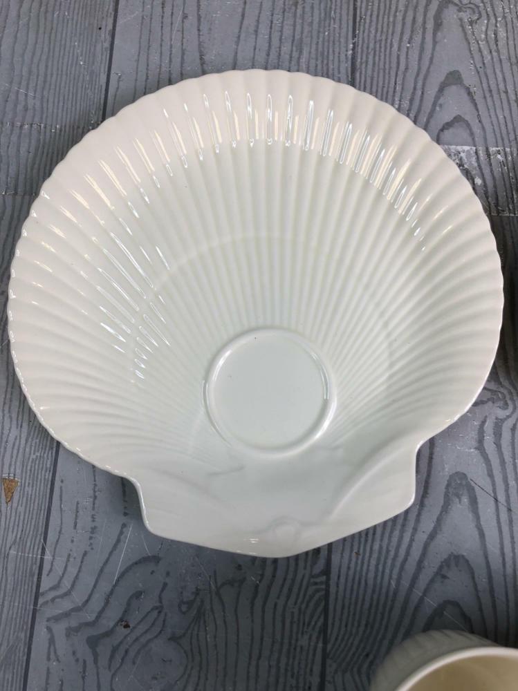 4 Piece Vintage Wedgwood Edme Shell Shaped Tea Cup & Saucer