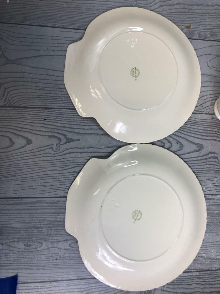 4 Piece Vintage Wedgwood Edme Shell Shaped Tea Cup & Saucer