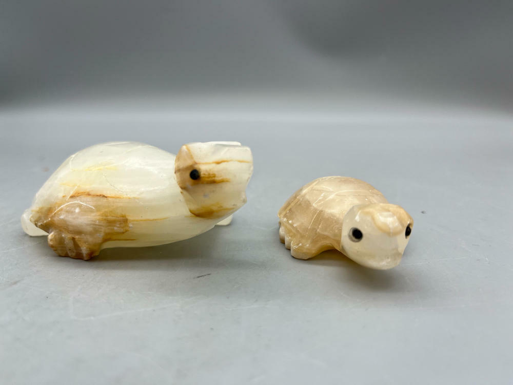 Vintage Pair of Mini Carved Amber Onyx Turtles Sculpture Stone Figurines - Good
