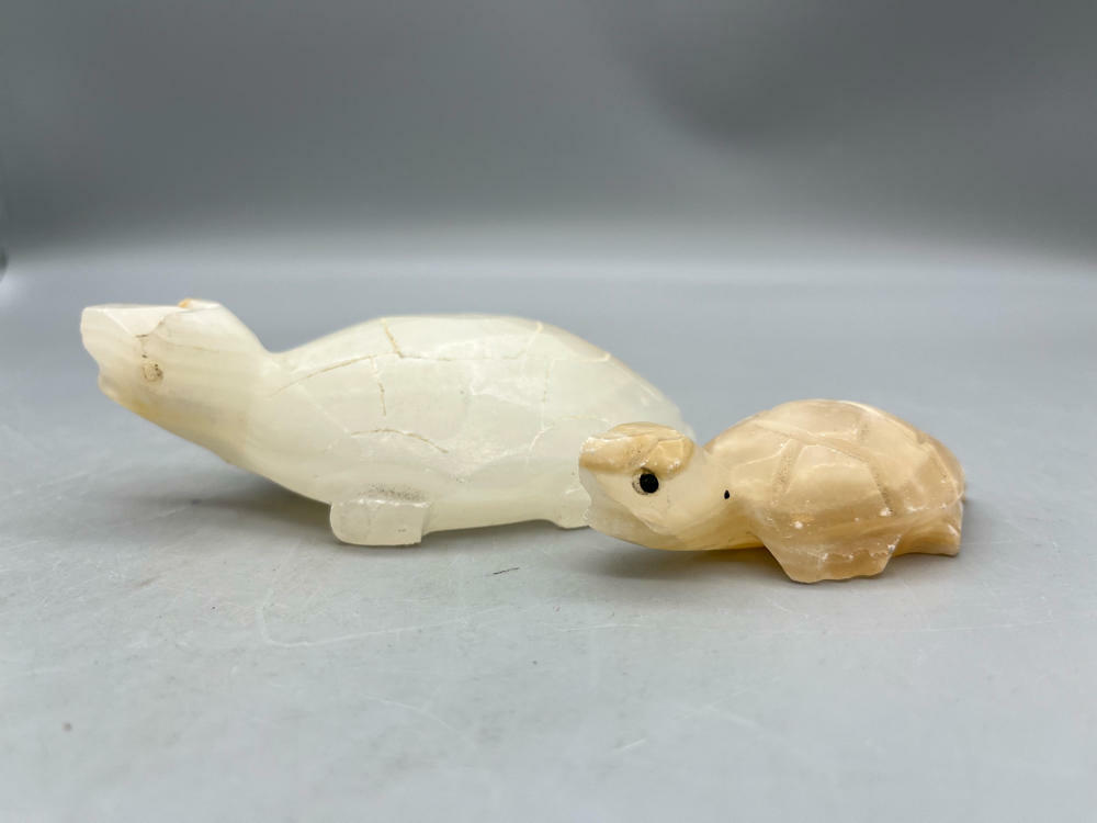 Vintage Pair of Mini Carved Amber Onyx Turtles Sculpture Stone Figurines - Good