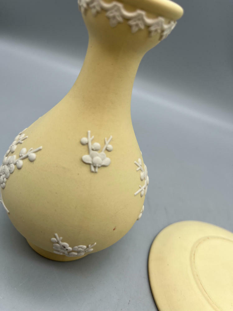RARE FIND!!! Wedgwood England Yellow Jasperware Primrose Bud Vase & Round Dish - Good