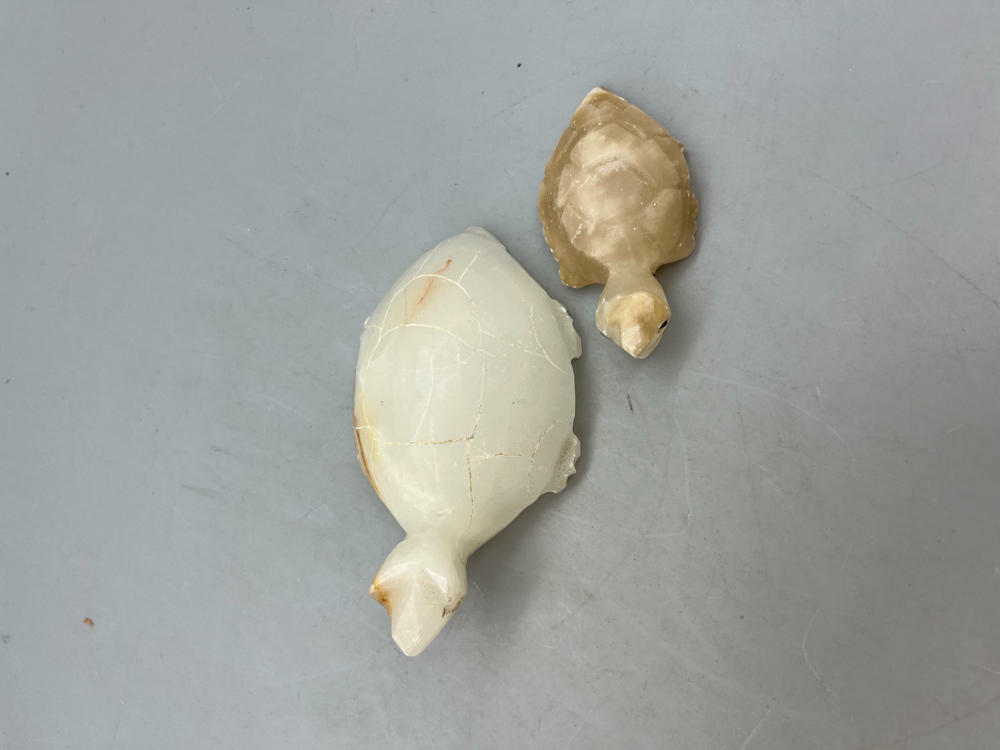 Vintage Pair of Mini Carved Amber Onyx Turtles Sculpture Stone Figurines - Good