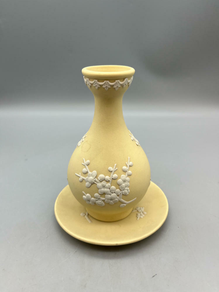 RARE FIND!!! Wedgwood England Yellow Jasperware Primrose Bud Vase & Round Dish - Good