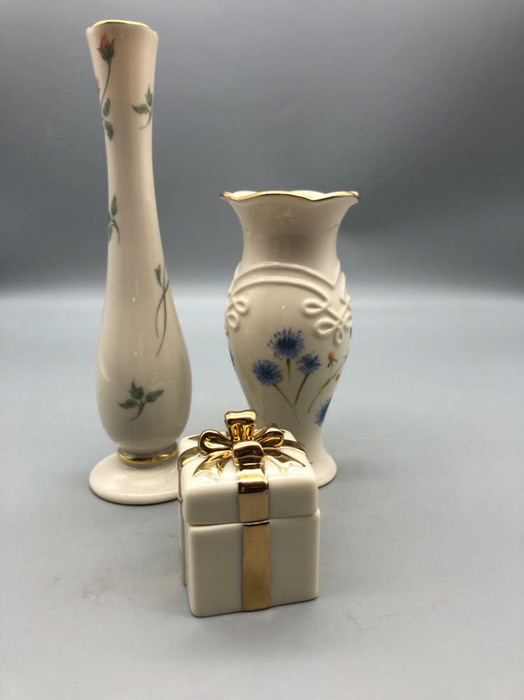 Lenox Lot - 2 Bud Vases & Lidded Trinket Present Box - Good