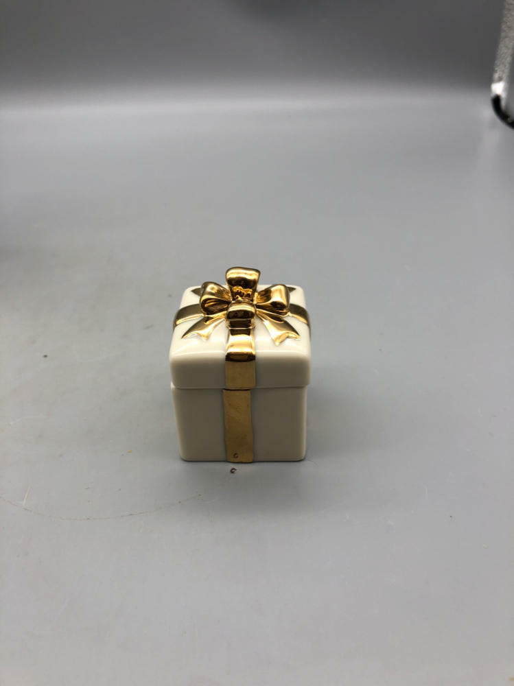 Lenox Lot - 2 Bud Vases & Lidded Trinket Present Box - Good