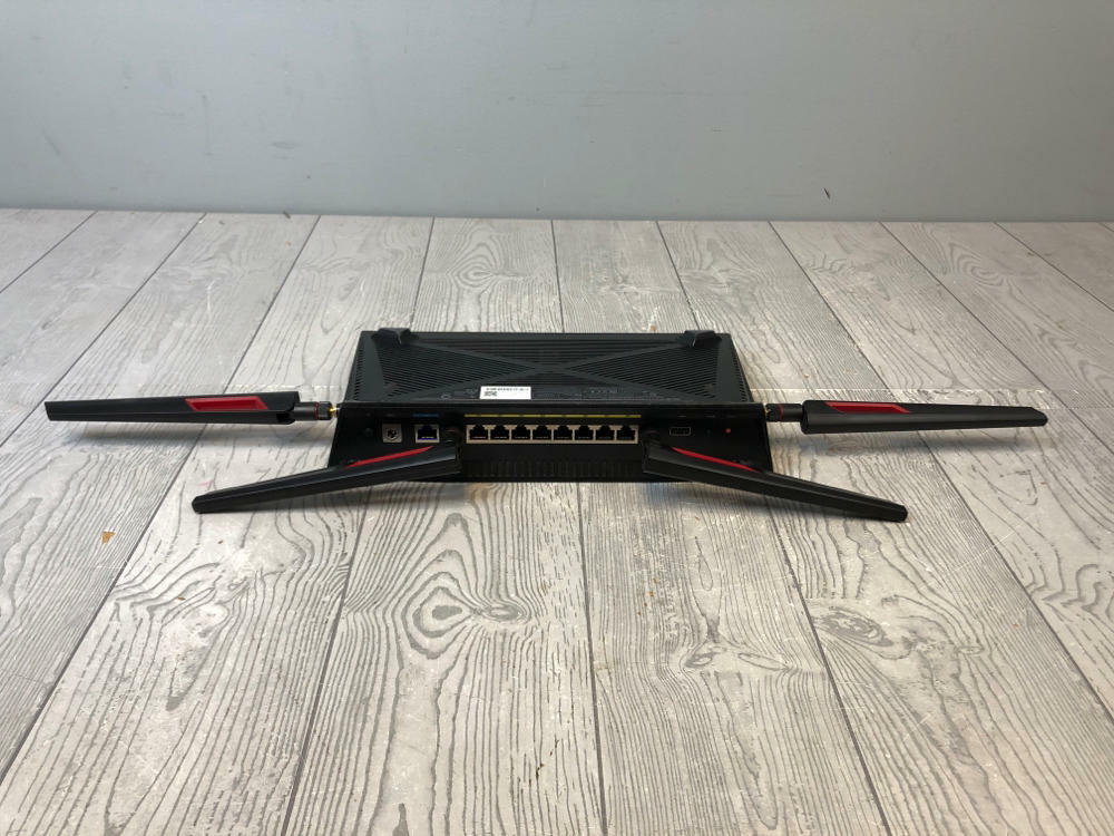 RT-AC88U 8 LAN Ports Dual Band Gigabit WiFi Gaming Internet Router with Adapter - Like New