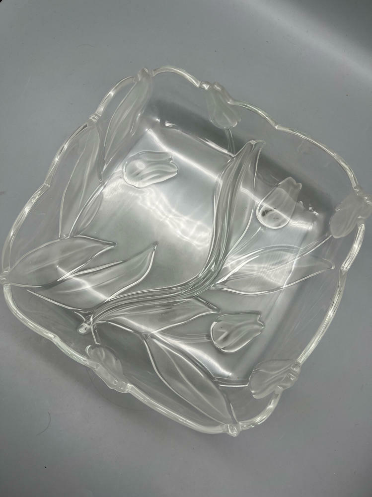 Mikasa "Nadine" Frosted Tulip Compartment square Serving Dish / Bowl - Good
