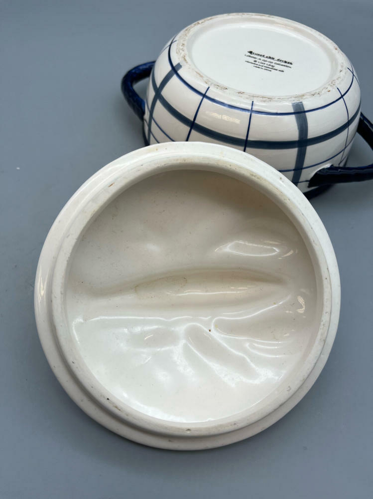 Sweet Olive Designs Lobster a Go-Go Collection by Lisa Levy Covered Serving Dish - Good