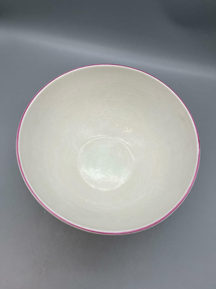 Tiffany & Co. Strasbourg Purple Flowers Porcelain Serving BowlMade in Portugal - Good