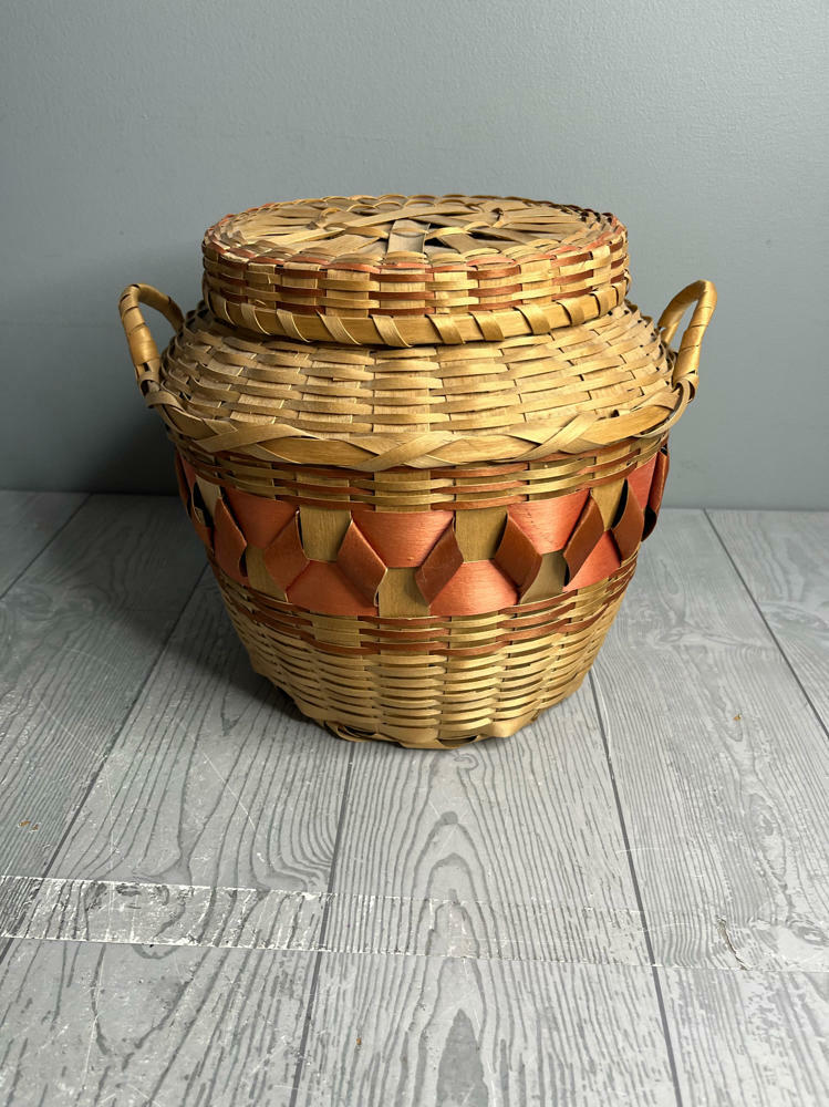 Hand Woven Winnebago Basket Parson's Indian Trading Post Native American Signed - Good