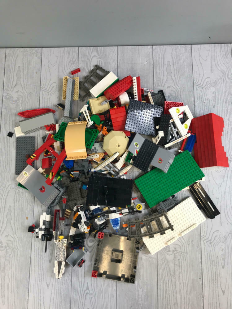 7.6 Pound Lot of Multicolor Mixed Matched Lego Blocks and Pieces - Building Toys - Good