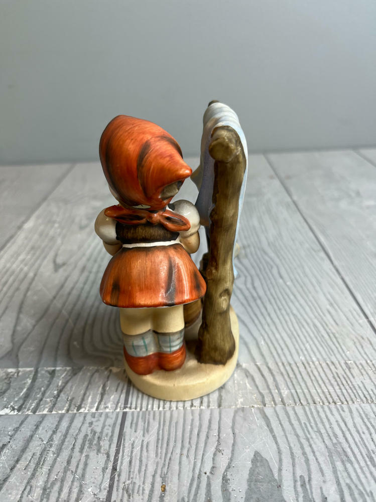 Napco Figurine of Girl with Bandana Stamped "Wash Day" and AH10 1950s Sticker - Good