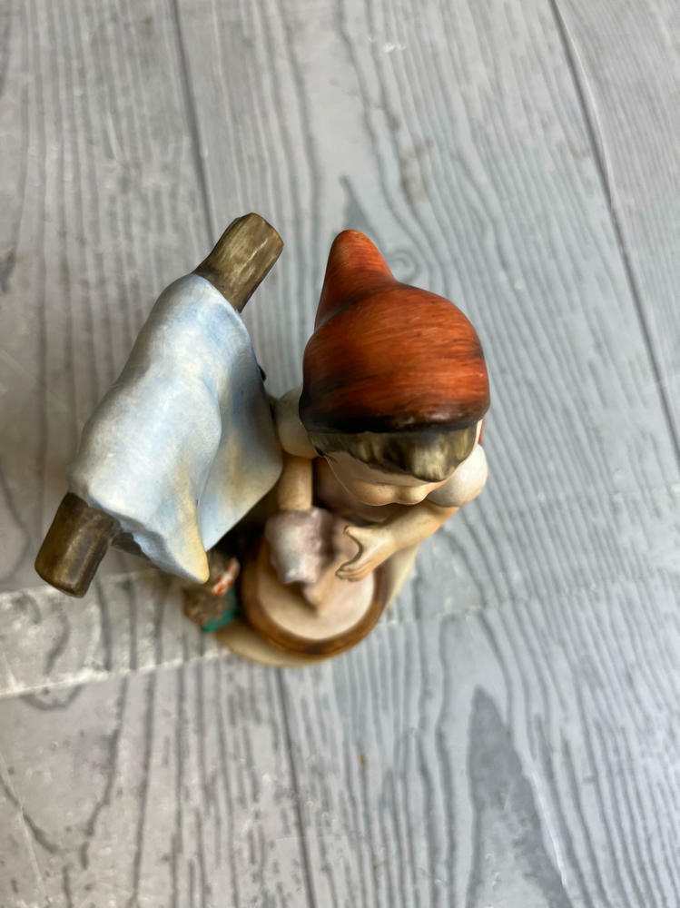 Napco Figurine of Girl with Bandana Stamped "Wash Day" and AH10 1950s Sticker - Good
