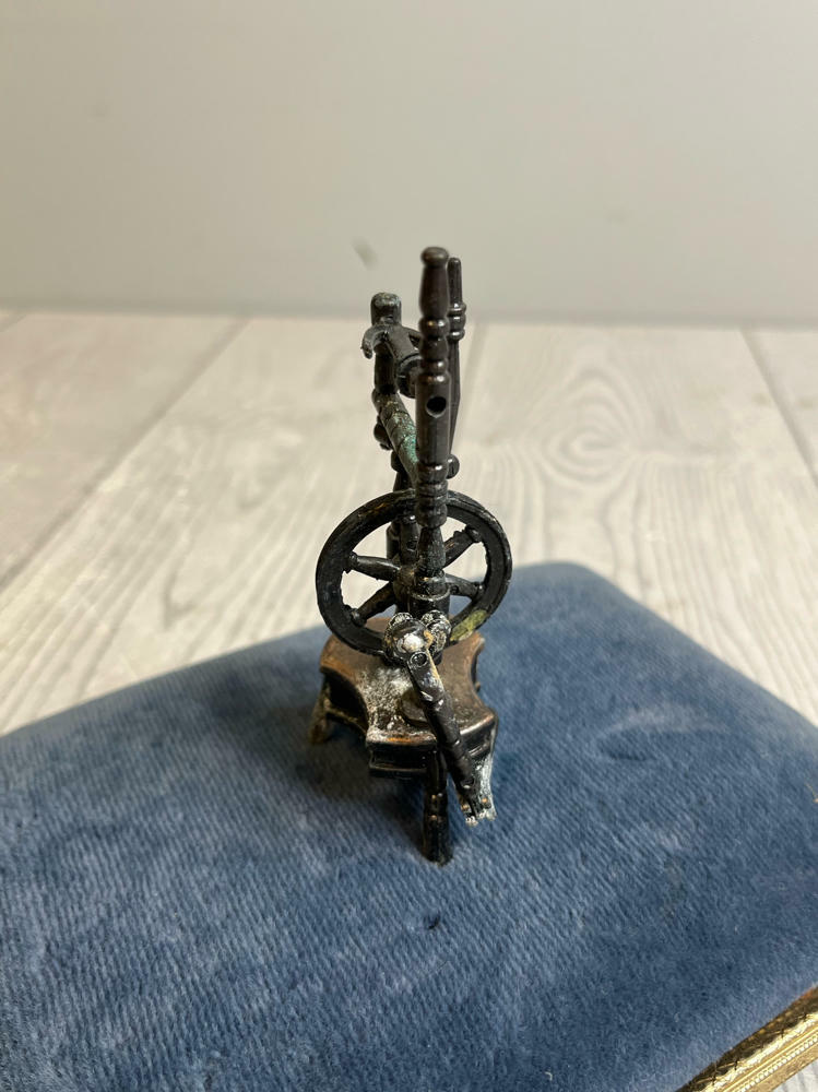 Vintage Miniature Wool Flax Spinning Wheel Mechanical Pencil Sharpener - Good