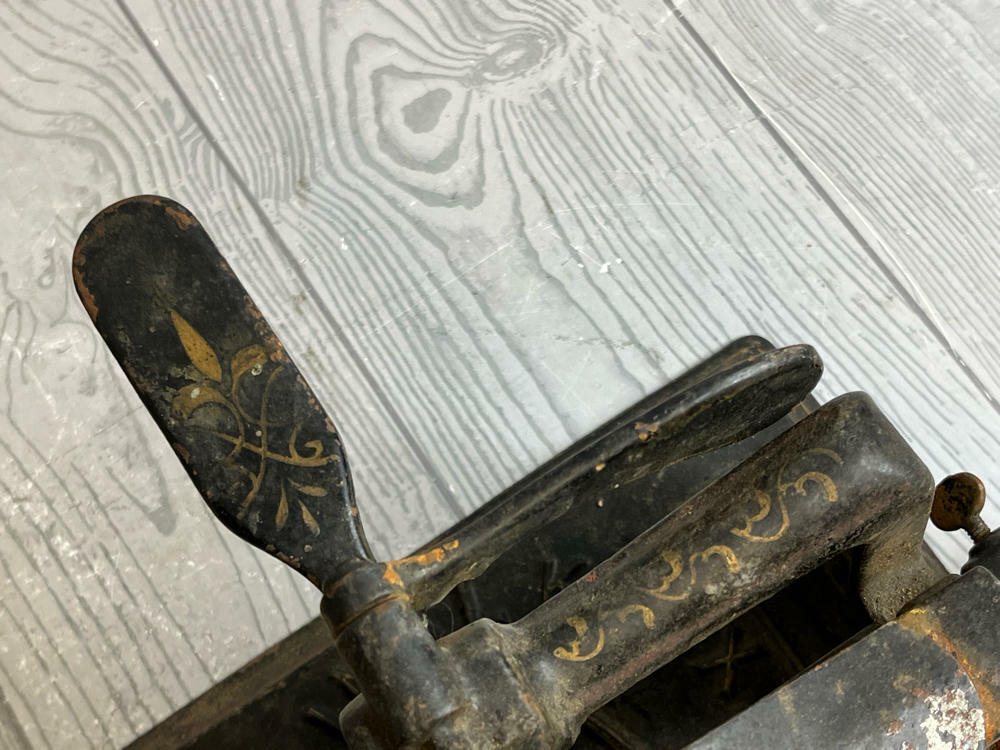 Antique THE ORIGINAL KNOX Cast Iron Crimper Fluting Machine Fabric Crimping - Good
